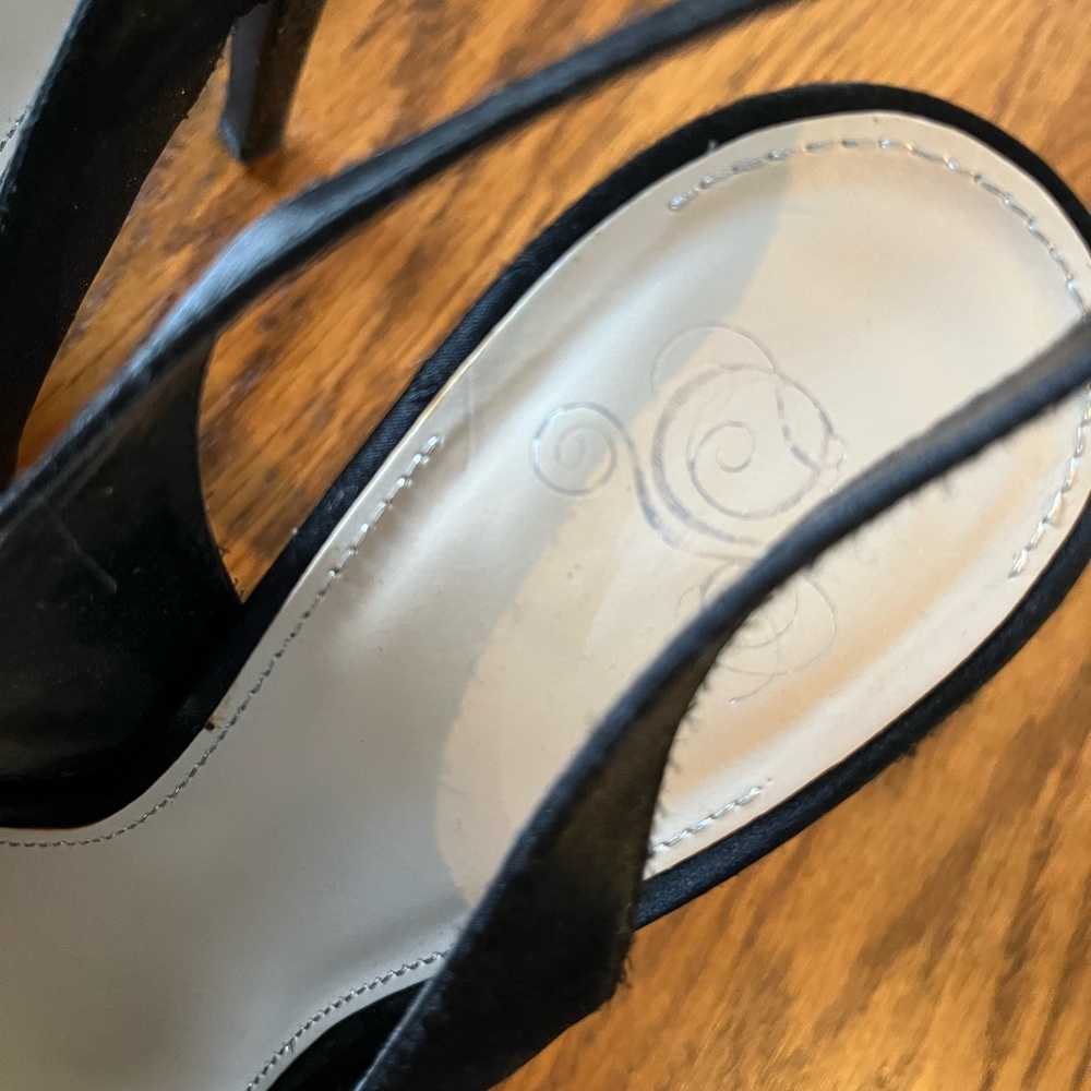Beautiful Disney heels worn once - Picture 7 of 8